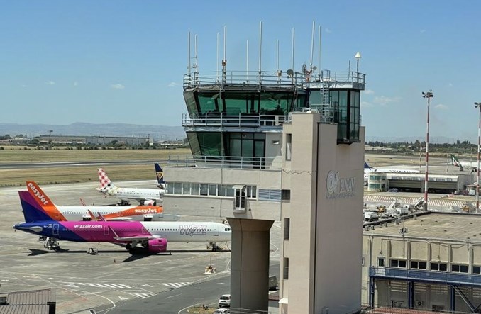 Włochy: Czy linie zawyżały ceny lotów krajowych na Sycylię?