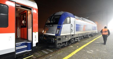 Pasażerowie wracają na kolej w Europie i Polsce