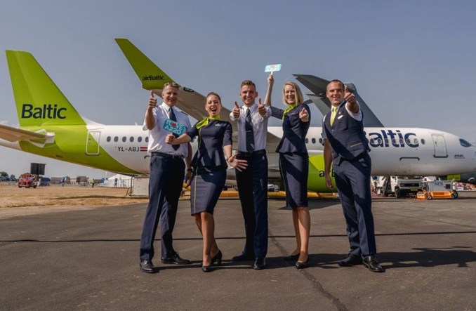 Linie airBaltic zatrudniły prawie tysiąc nowych pracowników