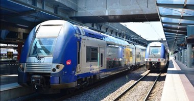 Francja z krajowym biletem na transport publiczny do 2025 roku
