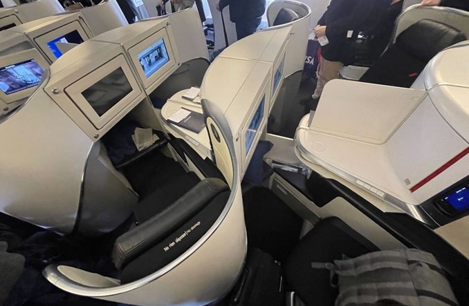 Francja opodatkuje loty w pierwszej i biznes klasie