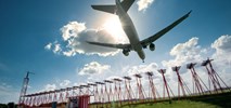 Brytyjska grupa lotnicza przewiduje wzrost cen biletów w drodze do “net zero”