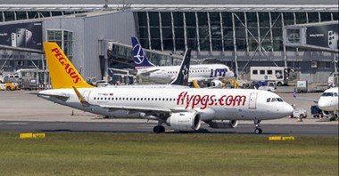 Pegasus Airlines przedłużają na zimę loty do Krakowa i Warszawy