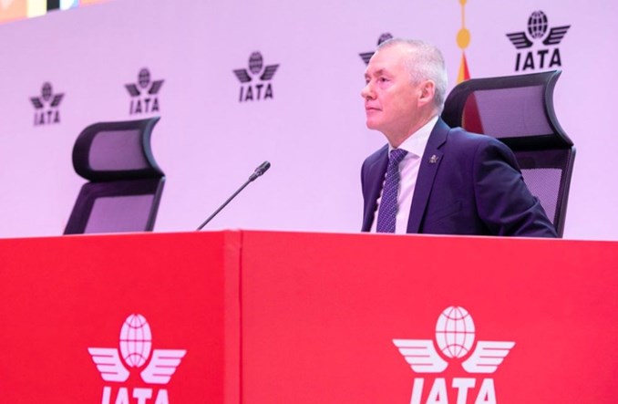 IATA apeluje do walczących stron o ochronę lotnictwa