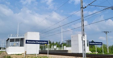 Nowe przystanki kolejowe na linii do lotniska Jasionka [zdjęcia]