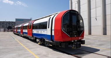 Składy dla londyńskiego metra na testach w Niemczech. Dojadą m.in. do Heathrow