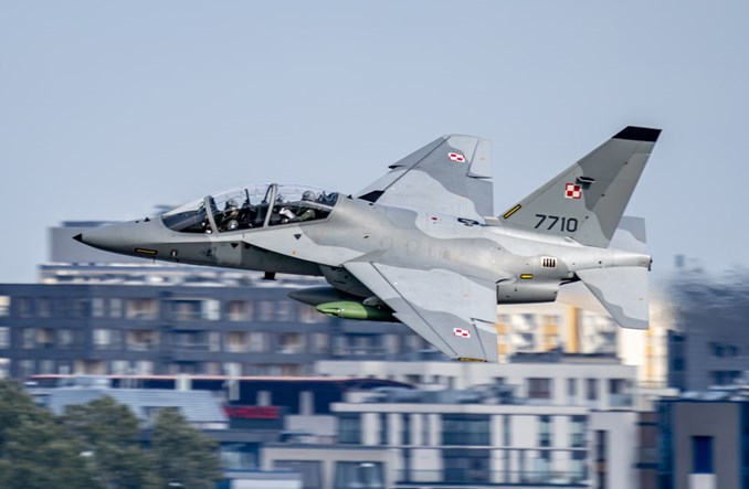 Wojskowy M-346 Bielik rozbił się w Gdyni. Pilot nie żyje (aktualizacja)