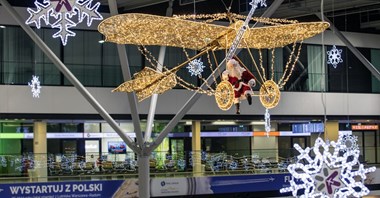 Lotnisko Chopina: W terminalu rozbłysła świąteczna iluminacja