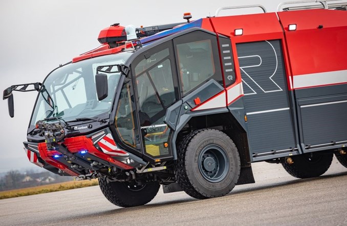 Nowe wozy strażackie dla LSRG Kraków-Balice