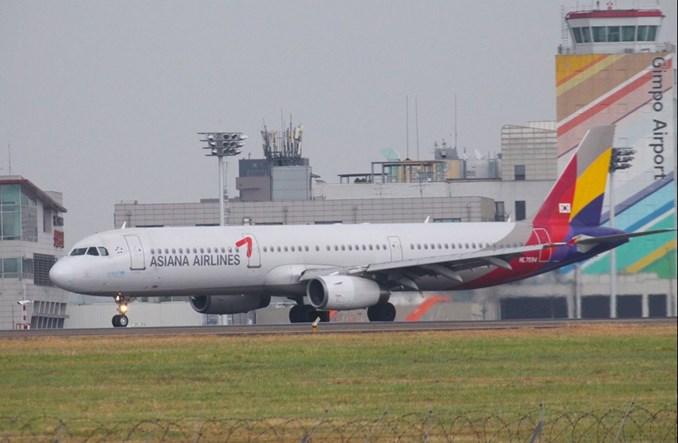 Korea Płd: Kara więzienia za otwarcie drzwi w trakcie lotu