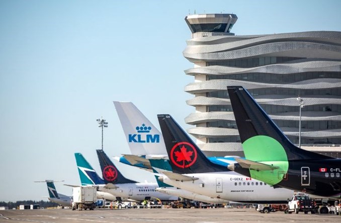 Czego obawia się branża lotnicza? Wojna, drogie paliwo, przeregulowanie…