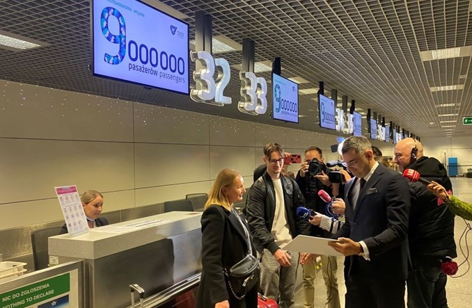 Kraków: 9 mln pasażerka poleciała Wizz Air do Abu Zabi