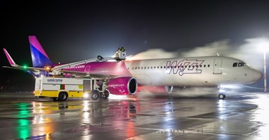 Wizz Air poleciał z Radomia. Jedna jaskółka wiosny nie czyni