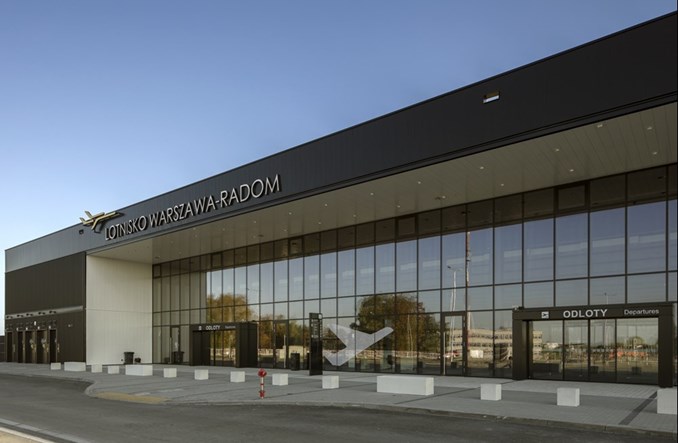 Miasto Radom dofinansuje loty z Sadkowa?