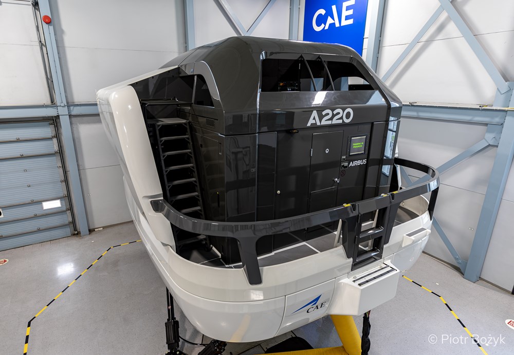 Symulator CAE 7000XR full-flight simulator (FFS)