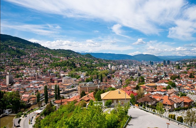 LOT z dotacją na rejsy do Sarajewa