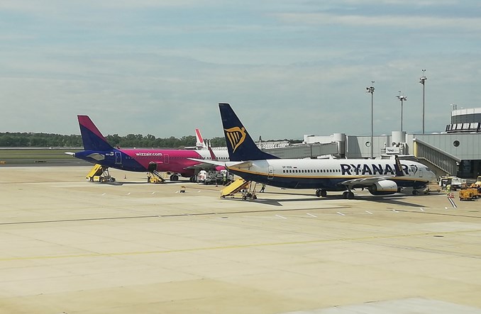 Wizz Air odwołuje loty z Polski. Ryanair ratuje Polaków 
