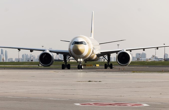 Condor doleci jesienią do Tajlandii oraz Dubaju