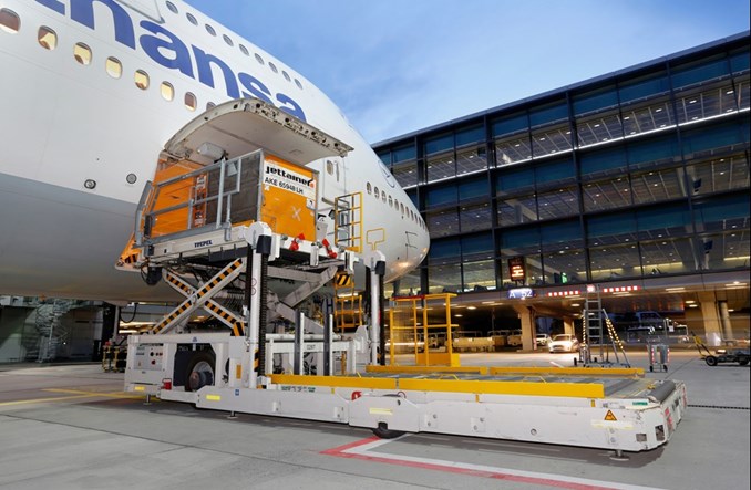 Frankfurt: Dwucyfrowy wzrost cargo, pasażerów też więcej