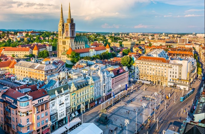 Komfort i spokój wakacji w czerwcu. Ryanair podpowiada podróżnym 50+