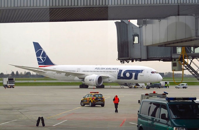 Dreamliner LOT-u uszkodzony na Okęciu 