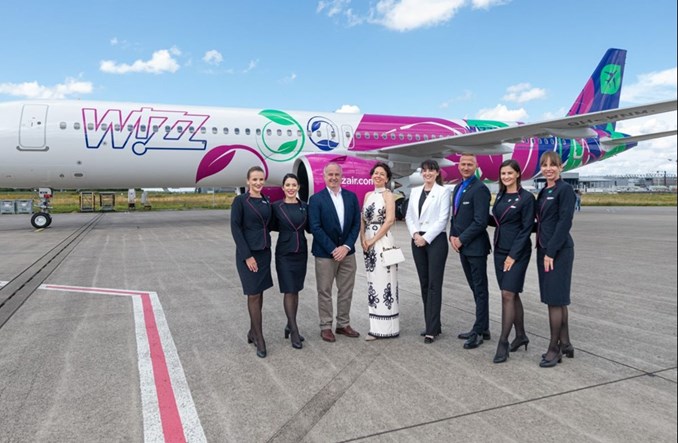 Specjalne malowanie A321neo na 20-lecie linii Wizz Air