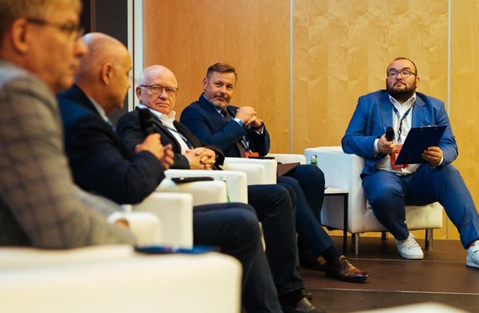 Rekordy w biurach podróży i u touroperatorów. Popyt rośnie szybciej niż możliwości sektora lotniczego