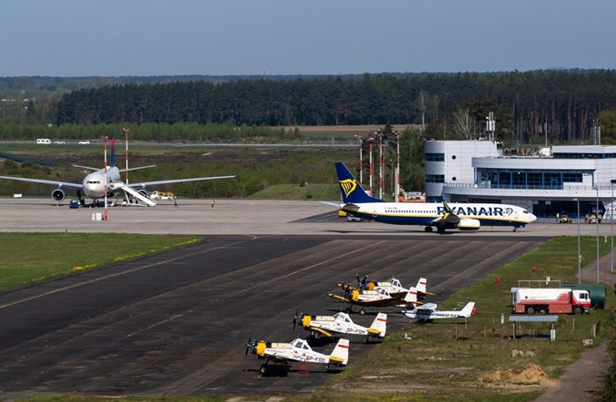 Lotnisko w Szczecinie marzy o dopłatach do lotów. Samorząd mówi: „nie”.