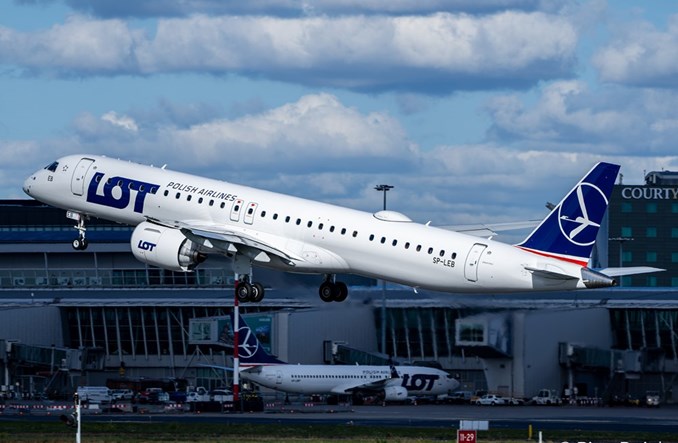 Czy PLL LOT polecą do Manchesteru?