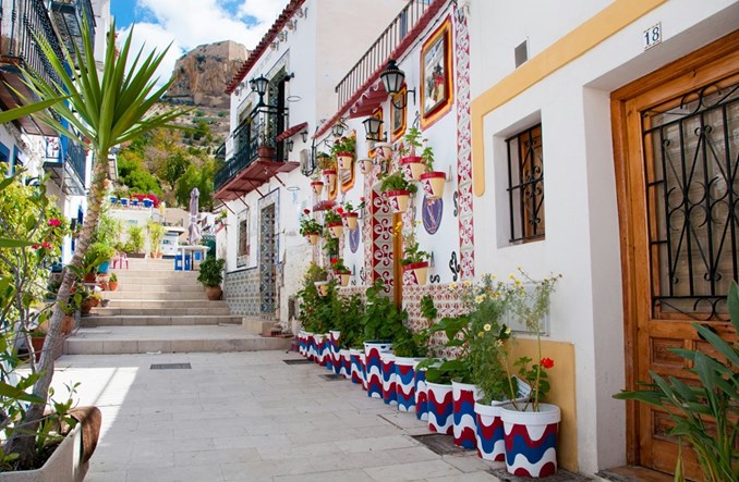 Słoneczna Hiszpania w zasięgu lotem z Bydgoszczy