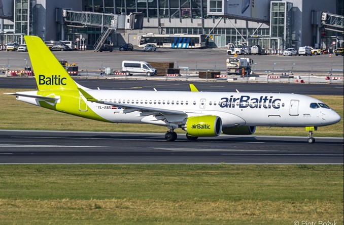 airBaltic tnie letnią siatkę. Powodem problemy z silnikami PW w A220