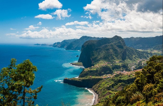 Ferie zimowe nad morzem lub oceanem. A jeśli górach, to na Maderze lub Sycylii