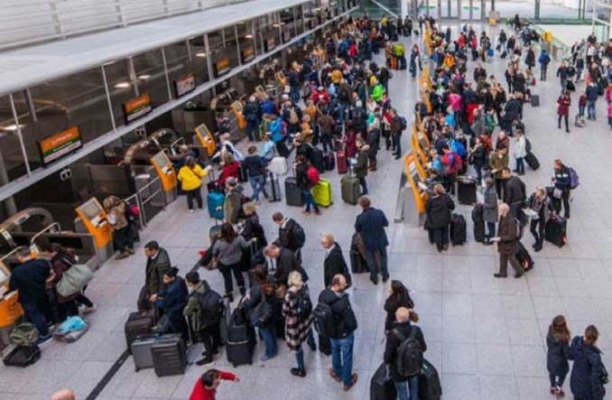 Paraliż greckich lotnisk. Strajk generalny Greków