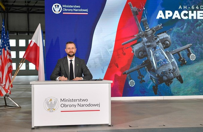 Polska leasinguje osiem śmigłowców Apache