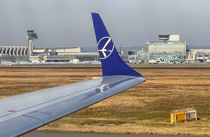 Niemcy. Strajk pracowników lotnisk. Lufthansa i LOT kasują loty