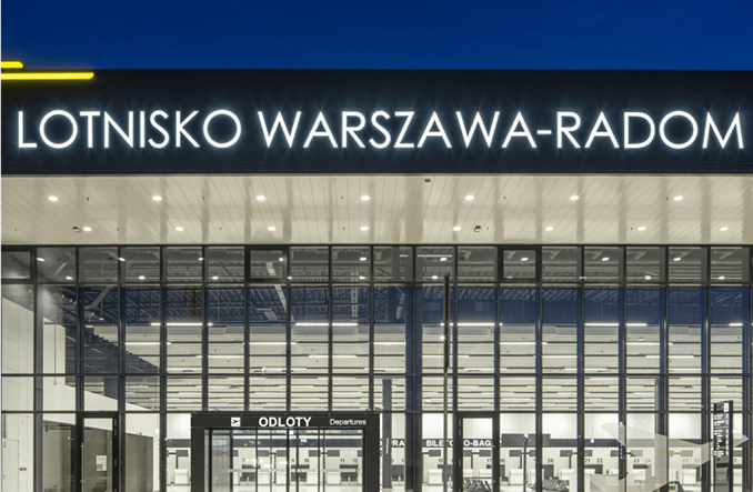 Lotnisko Warszawa-Radom: Pasażerów ubywa. O 1/3 mniej niż przed rokiem