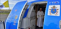 Wierni opłakują papieża Franciszka. Tak wyglądały jego podróże lotnicze 