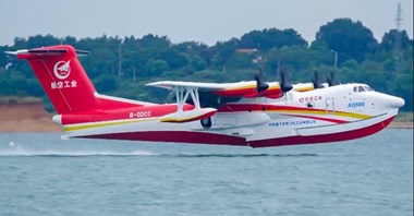 Chiński gaśniczy AG600 z certyfikatem typu
