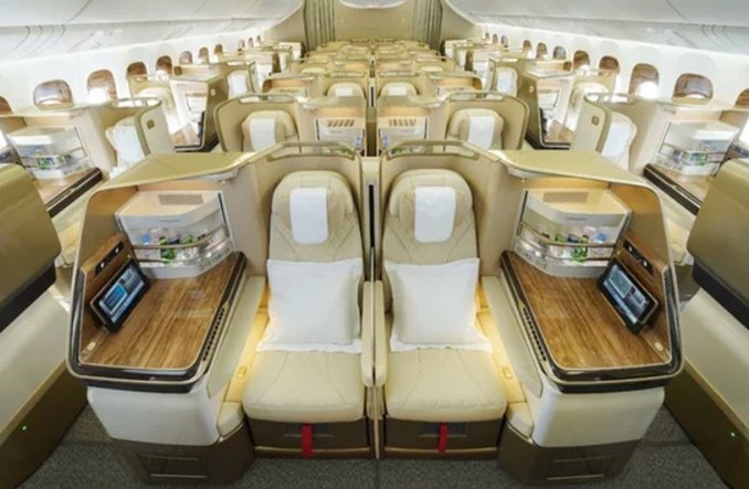 8 nowych połączeń Emirates zmodernizowanymi A380 i B777
