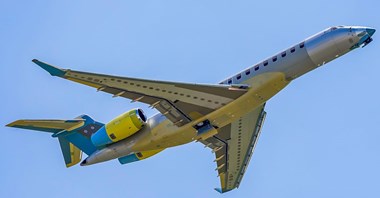 Pierwszy lot seryjnego bombardiera Global 8000