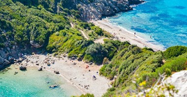 Wakacje last minute w czerwcu. Loty i hotel od 1000 zł i prawie puste plaże