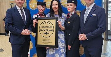LOT z czterema gwiazdkami SKYTRAX World Airline Rating