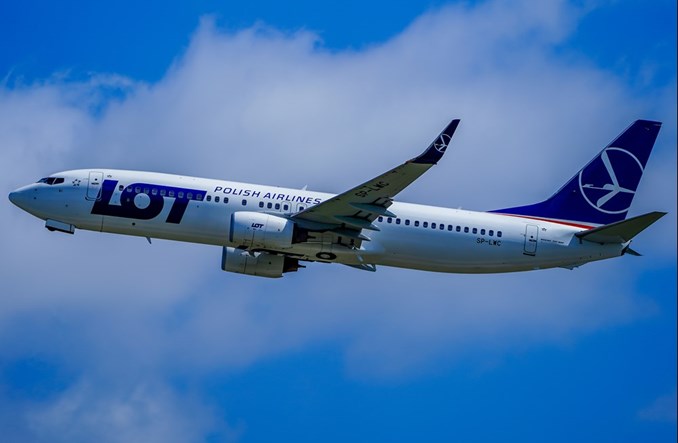LOT rośnie. Połowa roku najlepsza w historii 