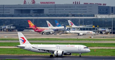 COMAC C919 planem Air Karachi 