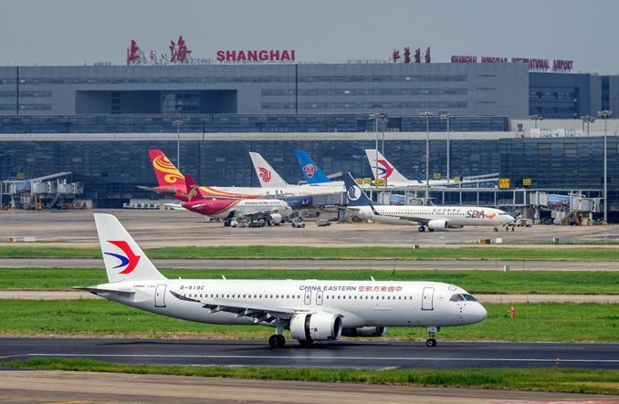 COMAC C919 planem Air Karachi 