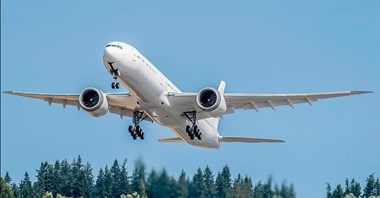 Piąty testowy boeing B777-9 wykonał pierwszy lot