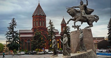 Armenia dofinansuje loty z Giumri