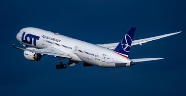 LOT: Dreamliner lądował w Urumczi. Awaria silnika 