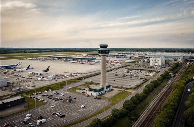 LOT poleci do Londynu-Stansted 