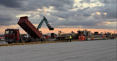 Rzeszów: Coraz bliżej finiszu I etapu przebudowy drogi startowej